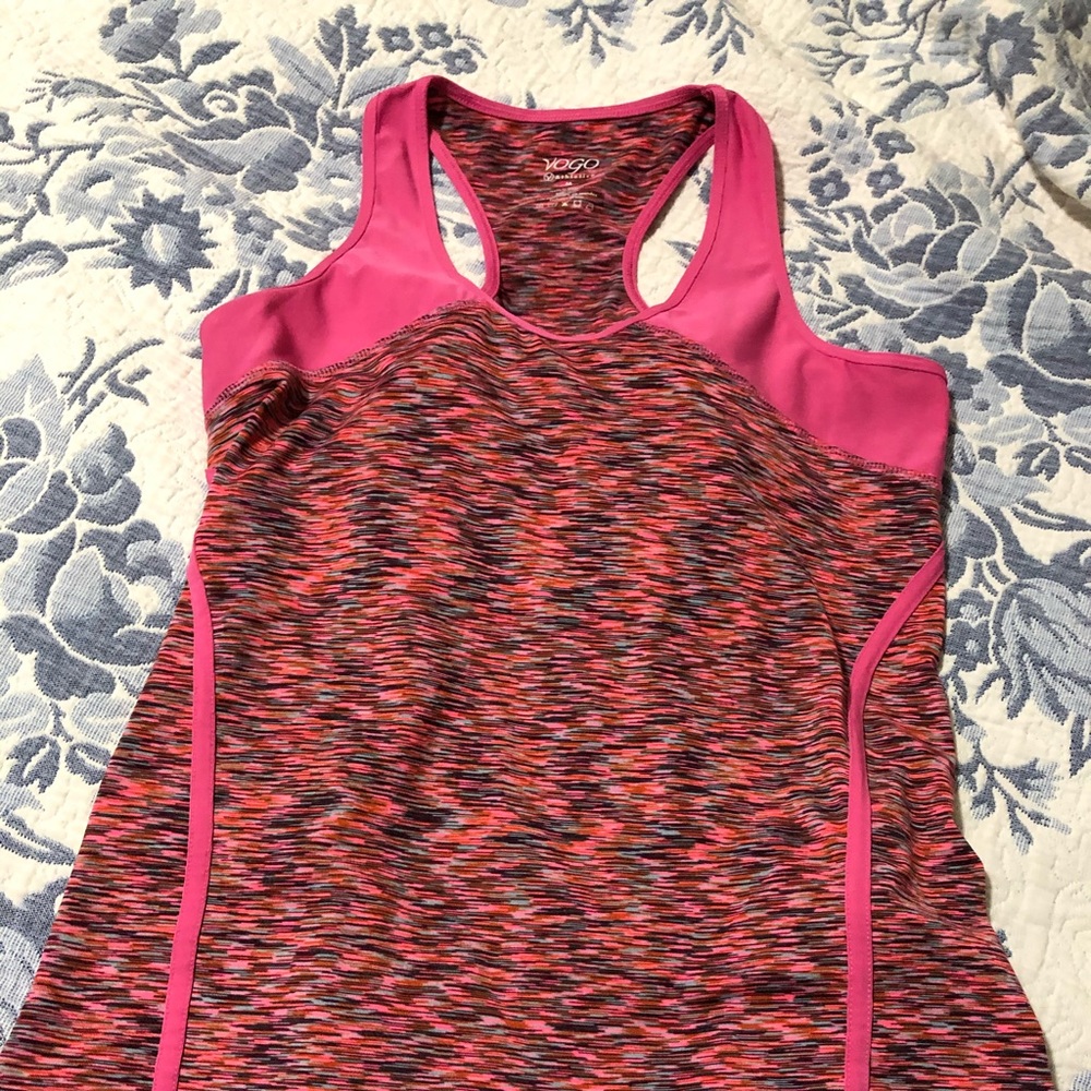 Med top, small bottoms. EUC workout outfit
